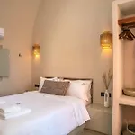 Signature Santorini 2 Bedroom Private Jetted Pool & Beautiful *