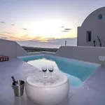 Signature Santorini 2 Bedroom Private Jetted Pool & Beautiful 이아