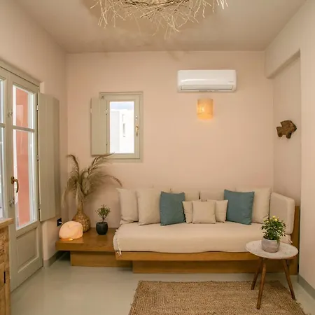 Signature Santorini 2 Bedroom Private Jetted Pool & Beautiful Villa