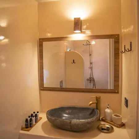 Signature Santorini 2 Bedroom Private Jetted Pool Beautiful Sunset Views Finikia Willa *