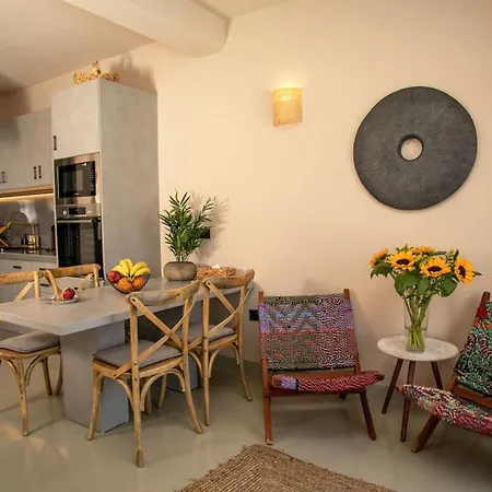 Signature Santorini 2 Bedroom Private Jetted Pool & Beautiful וילה *