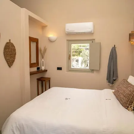 Signature Santorini 2 Bedroom Private Jetted Pool Beautiful Sunset Views Finikia *