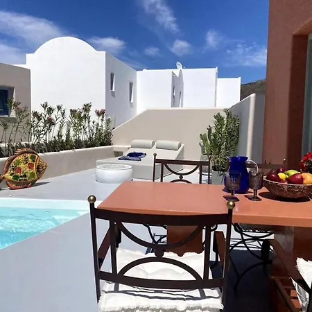 Signature Santorini 2 Bedroom Private Jetted Pool Beautiful Sunset Views Finikia Willa