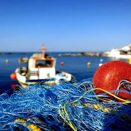 Signature Santorini 2 Bedroom Private Jetted Pool & Beautiful וילה