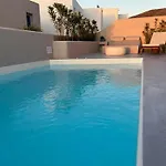 Signature Santorini 2 Bedroom Private Jetted Pool & Beautiful Вилла *