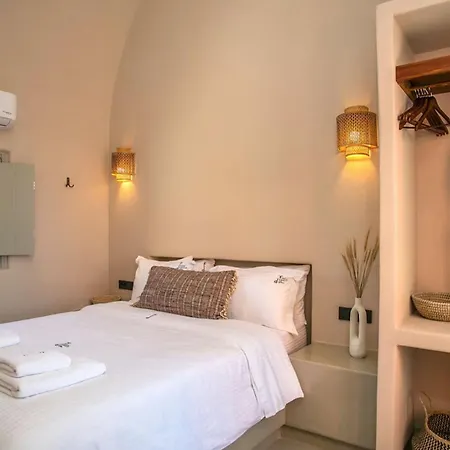 Signature Pfv Finikia Santorini Villa *
