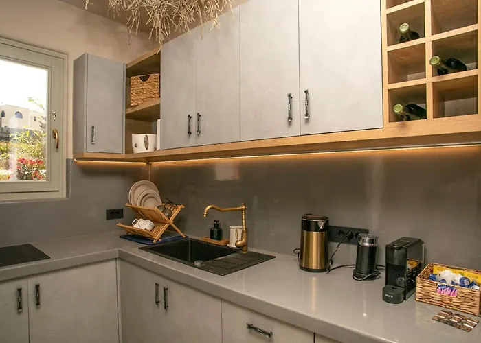 Villa Signature Santorini 2 Bedroom Private Jetted Pool & Beautiful